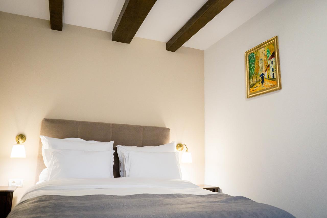 Nest Drobeta Turnu Severin Exterior foto